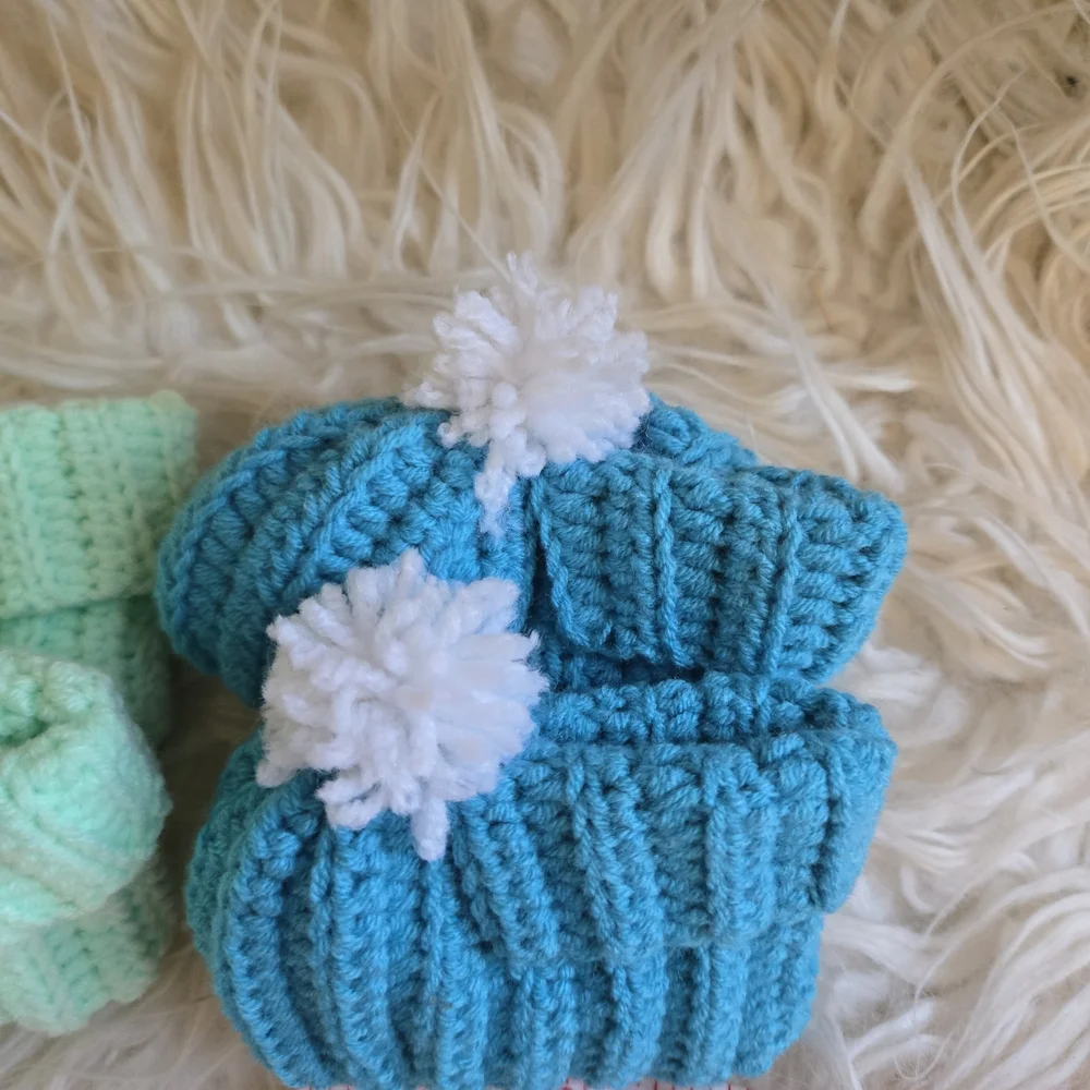 Hademade Knit Baby Booties - Green and Blue